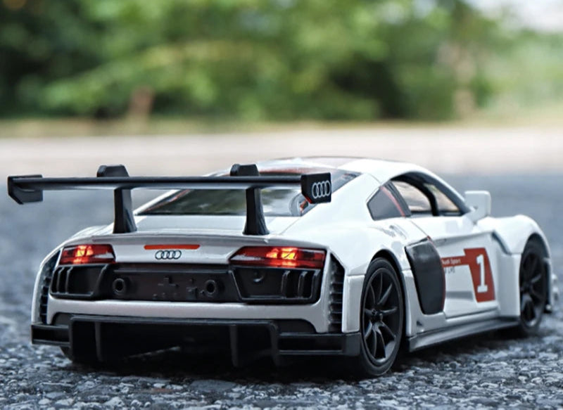AUDI R8 Le Mans